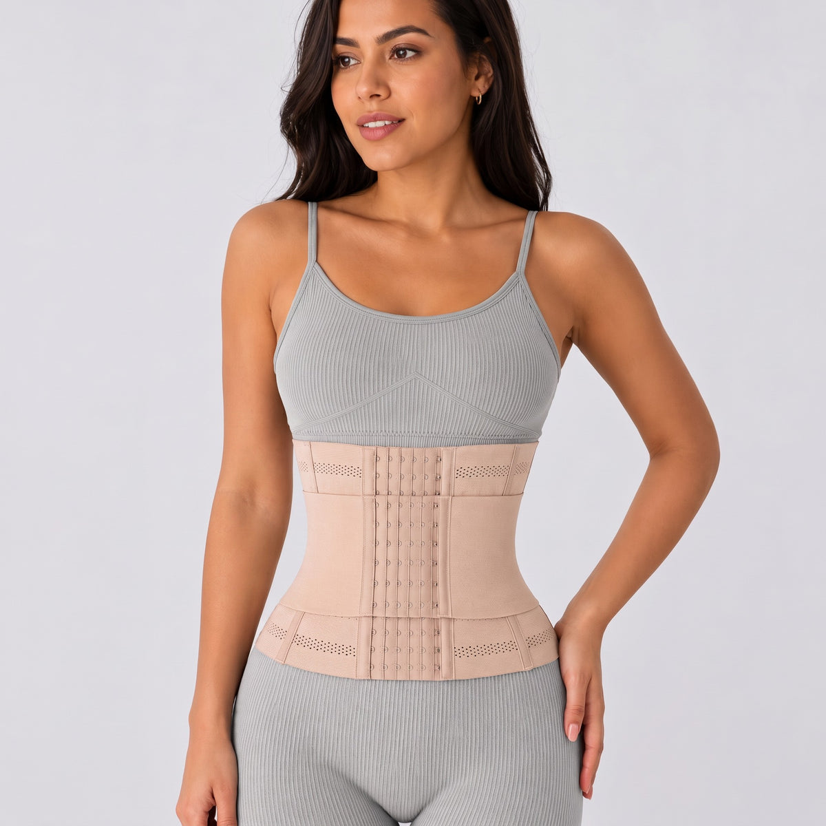 Cinta Modeladora Aurora Shape™ bege vestida, cintura definida - Zary Moda