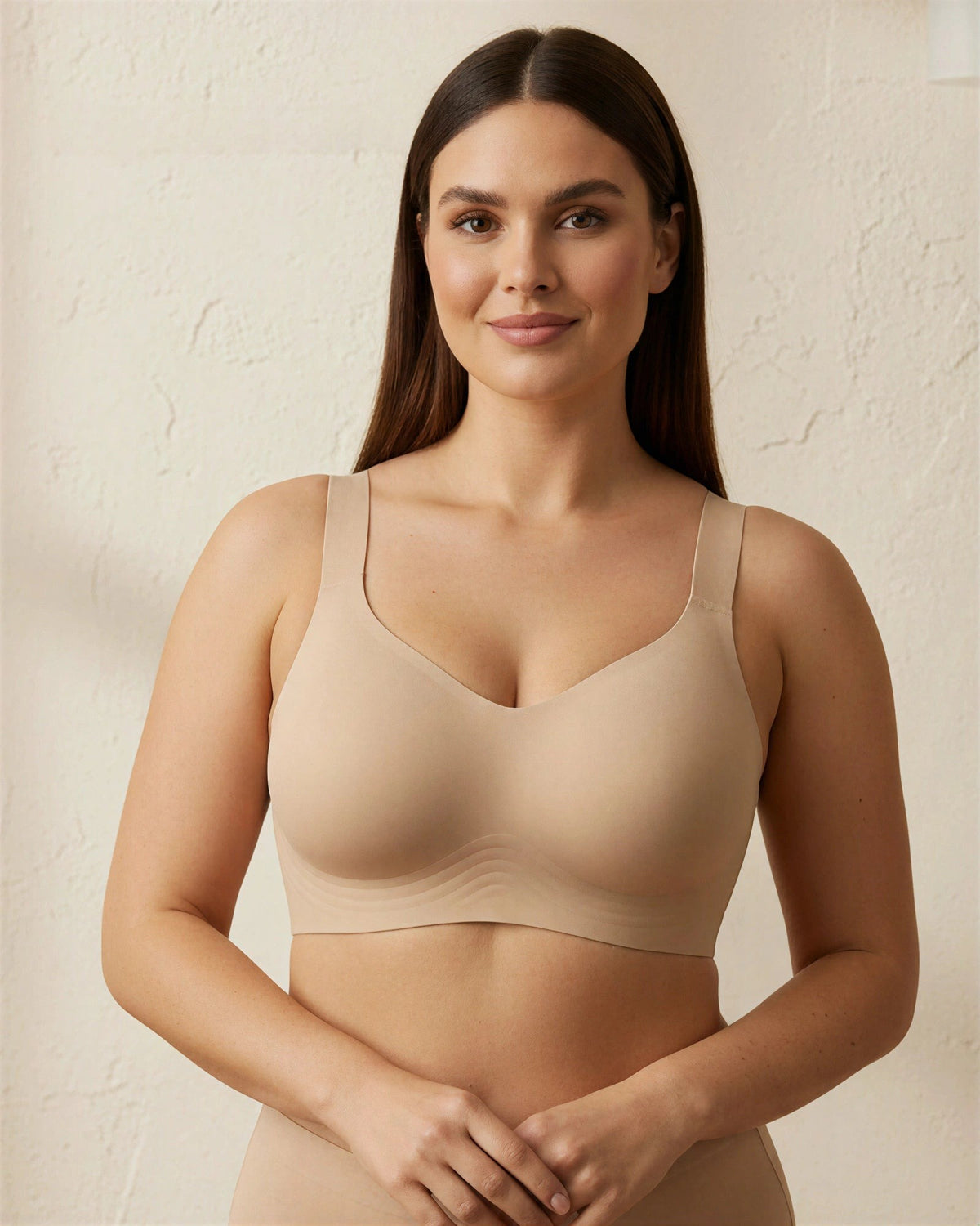 Sutiã modelador BelleForma nude sem aro, vista de frente